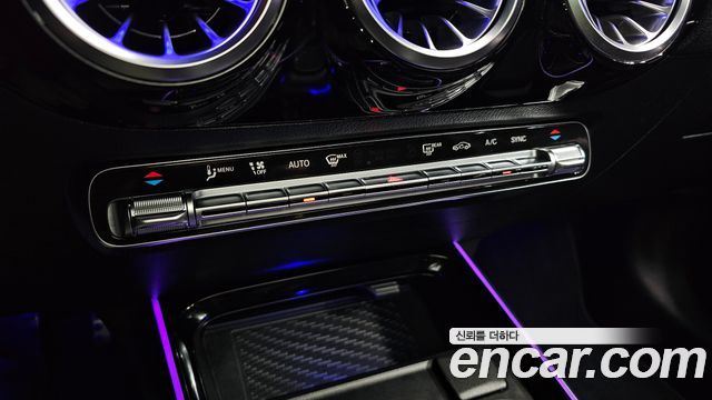 Mercedes-Benz GLA-Class 2023 — photo 23