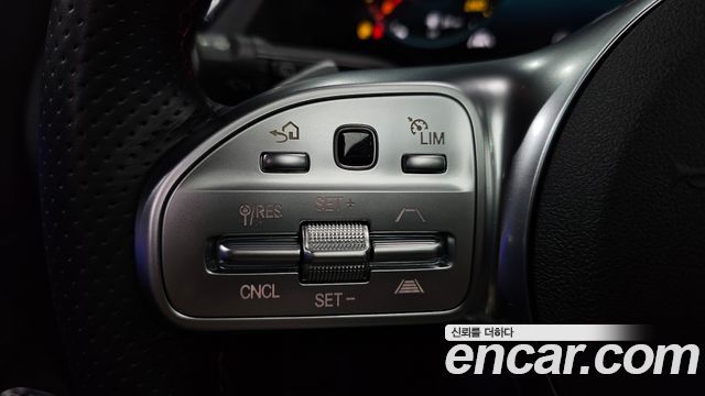 Mercedes-Benz GLA-Class 2023 — photo 24