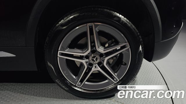Mercedes-Benz GLA-Class 2023 — photo 7