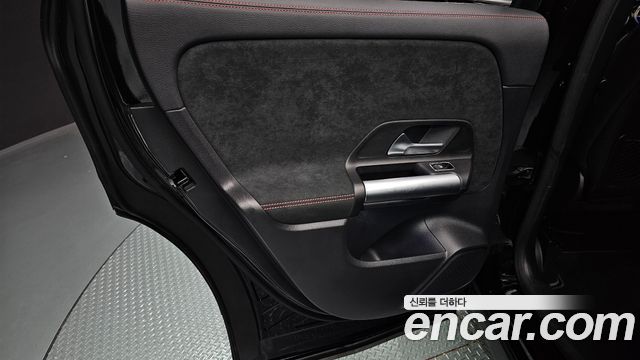 Mercedes-Benz GLA-Class 2023 — photo 15