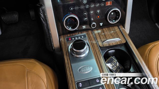 Land Rover Range Rover 2019 — photo 12