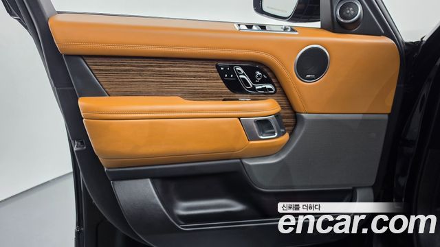 Land Rover Range Rover 2019 — photo 14