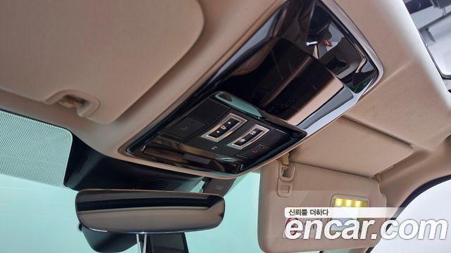 Land Rover Range Rover 2019 — photo 27