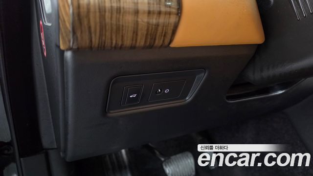 Land Rover Range Rover 2019 — photo 28