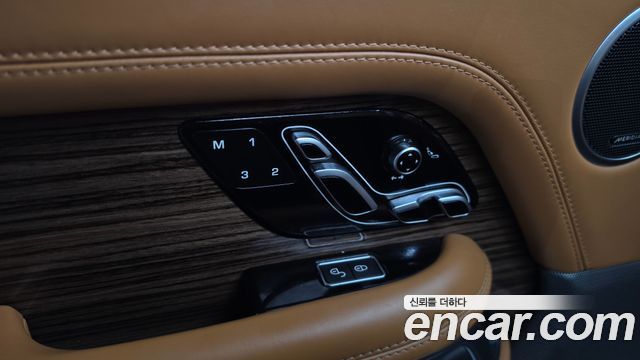 Land Rover Range Rover 2019 — photo 35