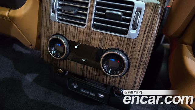 Land Rover Range Rover 2019 — photo 36