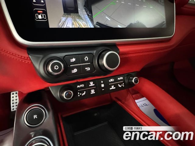 Ferrari GTC4 Lusso 2020 — photo 12