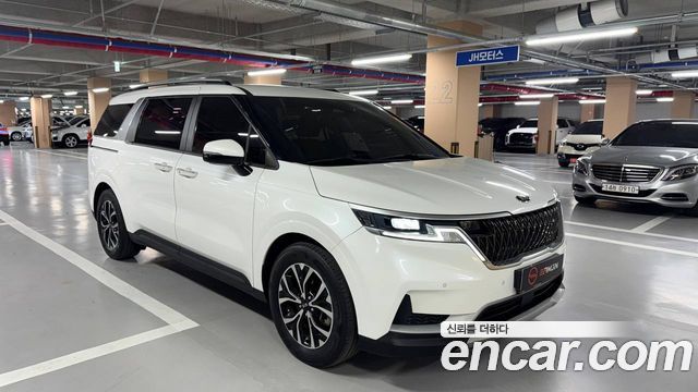 Kia Canival 2021 — photo 1