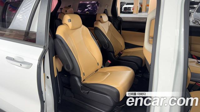 Kia Canival 2021 — photo 11