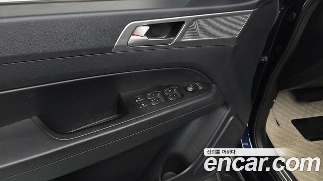 KG Mobility Rexton 2019 — photo 28