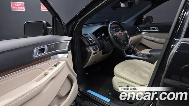 Ford Explorer 2019 — photo 10