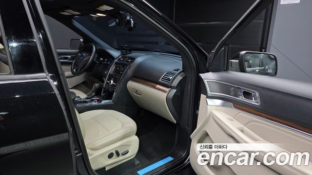 Ford Explorer 2019 — photo 11