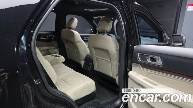 Ford Explorer 2019 — photo 12