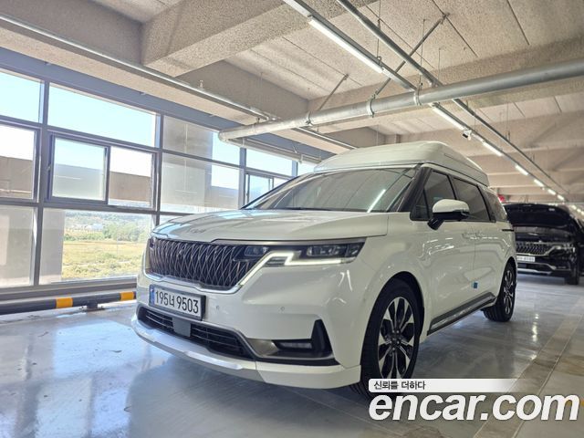 Kia Canival 2023 — photo 1