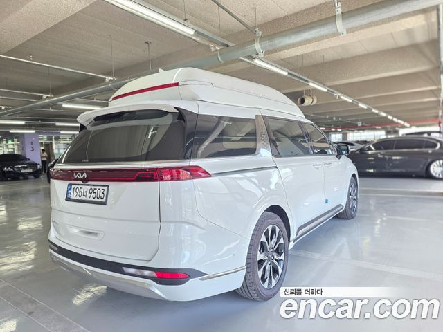 Kia Canival 2023 — photo 4