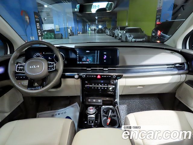 Kia Canival 2023 — photo 5