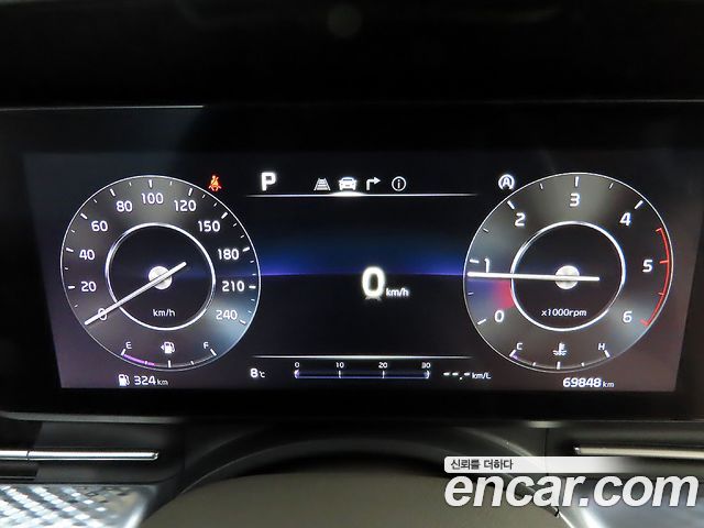 Kia Canival 2023 — photo 8