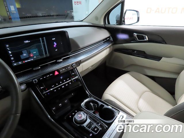 Kia Canival 2023 — photo 10