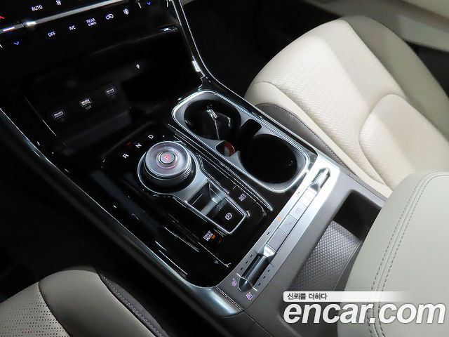 Kia Canival 2023 — photo 12