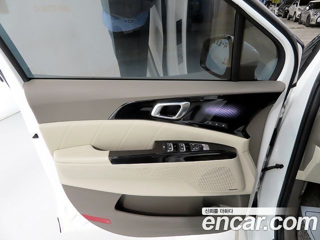 Kia Canival 2023 — photo 14