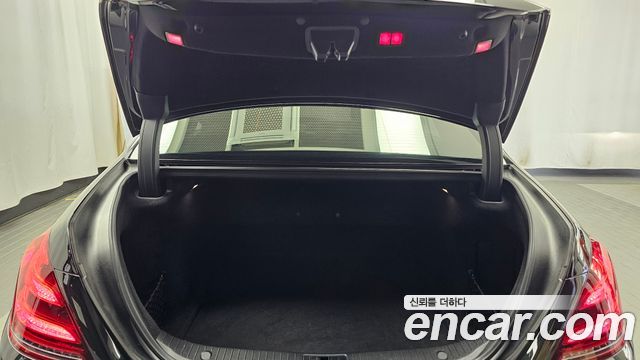 Mercedes-Benz S-Class 2018 — photo 20