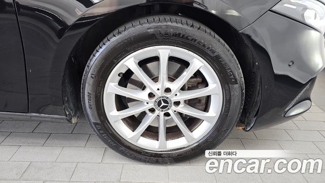 Mercedes-Benz A-Class 2020 — photo 5