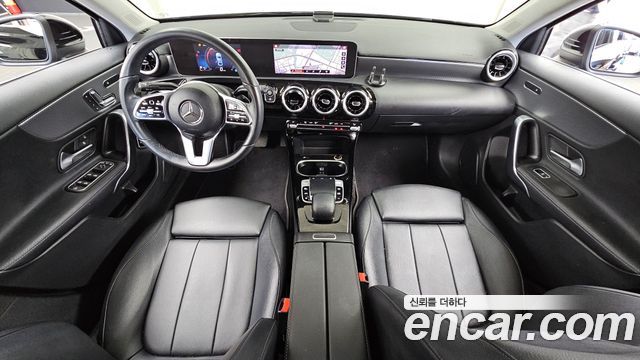 Mercedes-Benz A-Class 2020 — photo 10