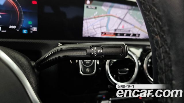 Mercedes-Benz A-Class 2020 — photo 12