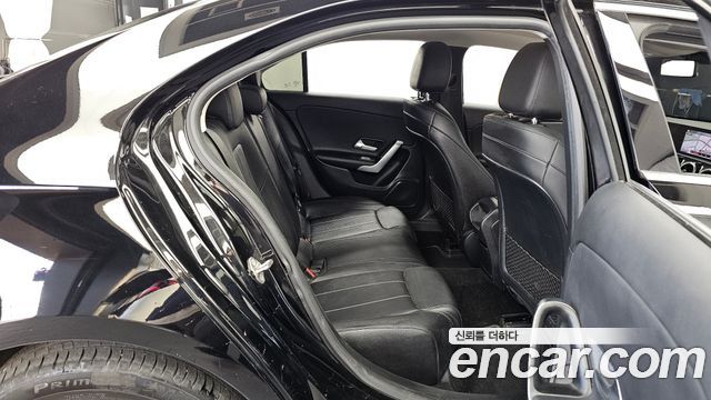 Mercedes-Benz A-Class 2020 — photo 18