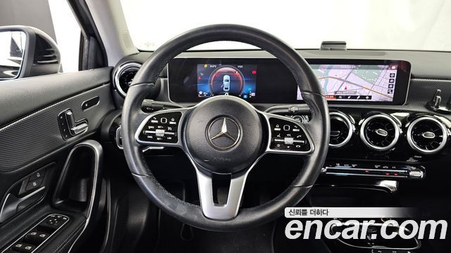 Mercedes-Benz A-Class 2020 — photo 19