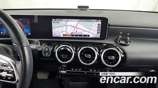 Mercedes-Benz A-Class 2020 — photo 20
