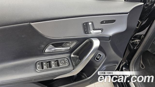 Mercedes-Benz A-Class 2020 — photo 24
