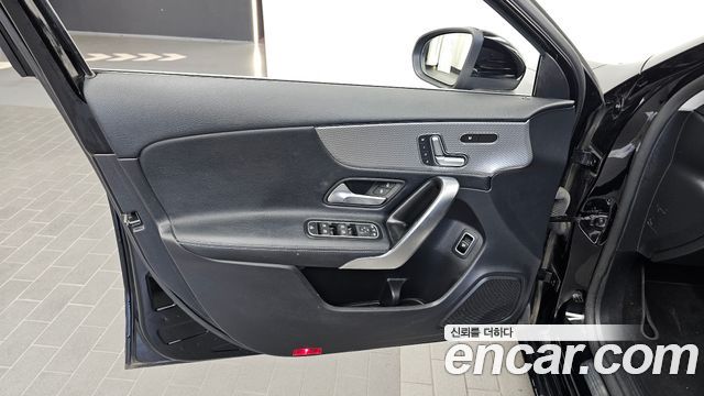 Mercedes-Benz A-Class 2020 — photo 14