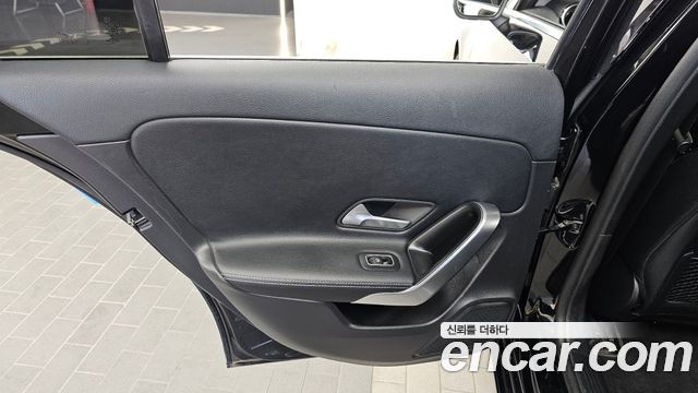 Mercedes-Benz A-Class 2020 — photo 15