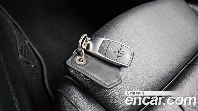 Mercedes-Benz A-Class 2020 — photo 16