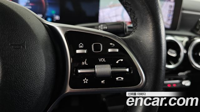 Mercedes-Benz A-Class 2020 — photo 29