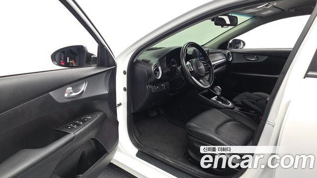 Kia K3 2022 — photo 13