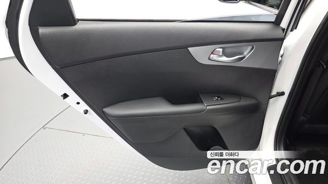 Kia K3 2022 — photo 15