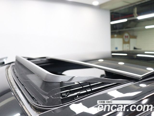 Land Rover Range Rover Velar 2026 — photo 6
