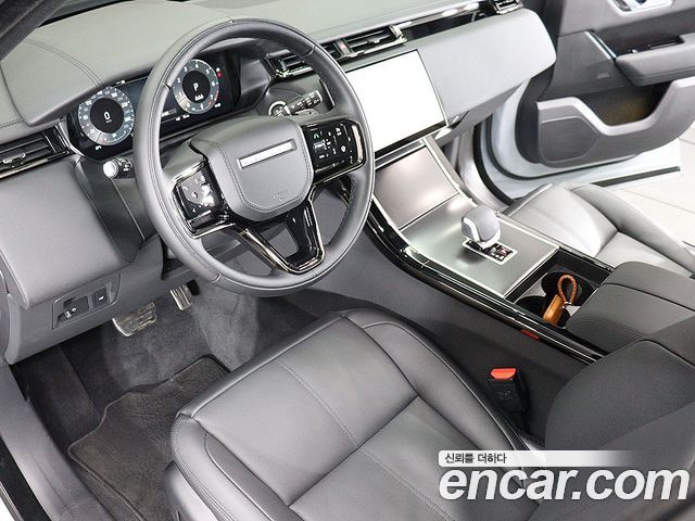 Land Rover Range Rover Velar 2026 — photo 11