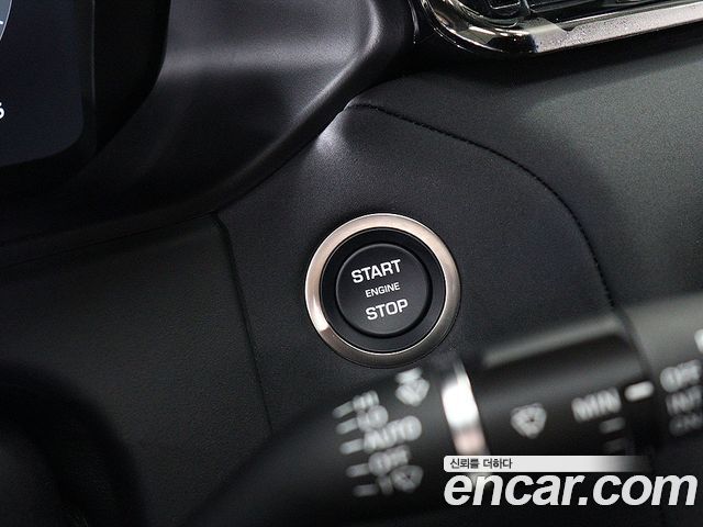 Land Rover Range Rover Velar 2026 — photo 18