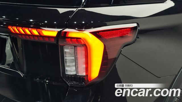 Ford Explorer 2025 — photo 9