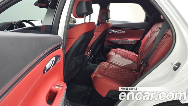 Genesis GV70 2023 — photo 18