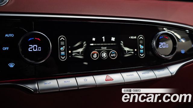 Genesis GV70 2023 — photo 24