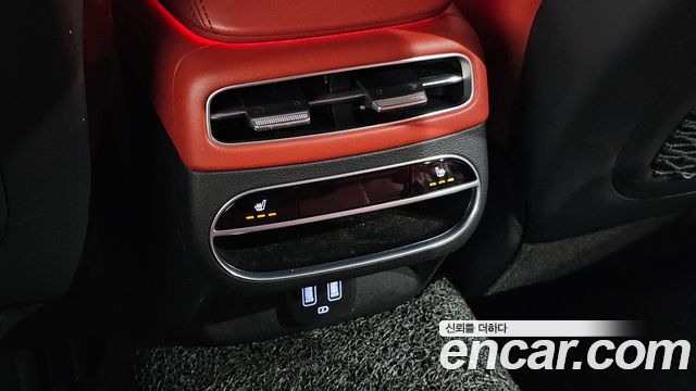 Genesis GV70 2023 — photo 25