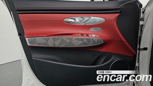 Genesis GV70 2023 — photo 14