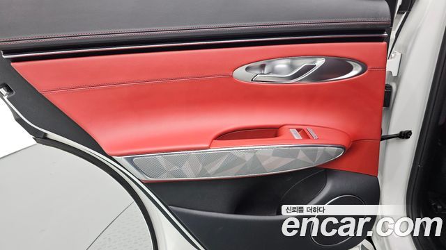 Genesis GV70 2023 — photo 15