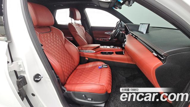 Genesis GV70 2023 — photo 16