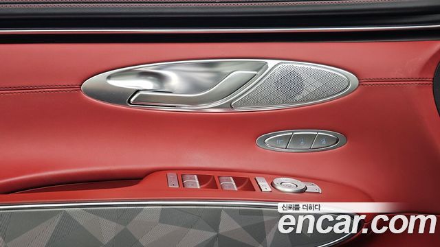 Genesis GV70 2023 — photo 29