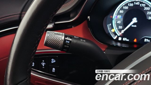 Genesis GV70 2023 — photo 31